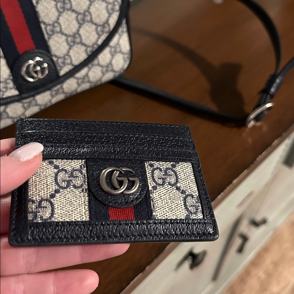 Gucci monogram crossbody - Picture 4 of 14